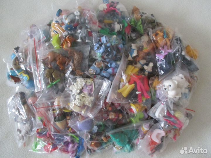 Игрушки из киндер сюрпризов