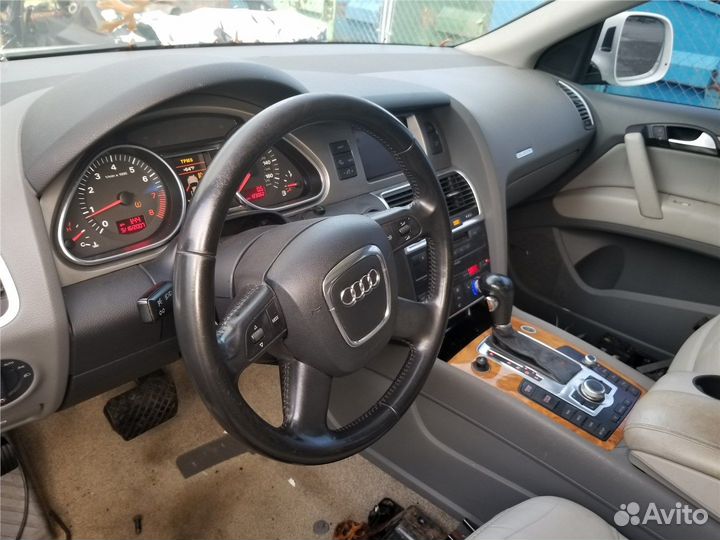 Разбор на запчасти Audi Q7