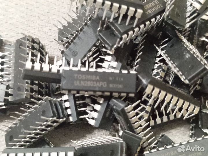 Toshiba ULN2803APG микросхема