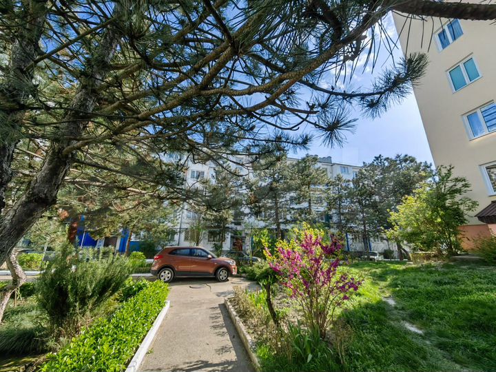 2-к. квартира, 42 м², 1/5 эт.