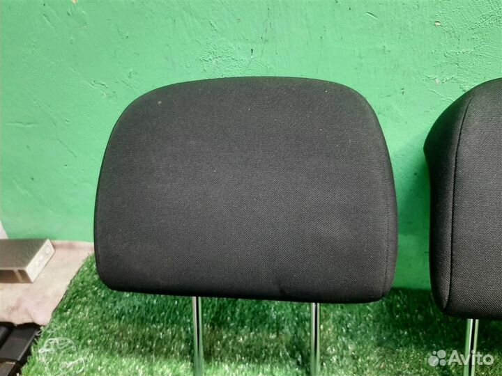 Подголовники задние Toyota Verso R2 2009