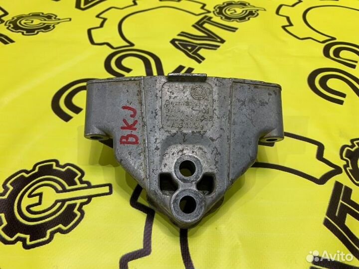 Кронштейн Volkswagen Touareg 7L BKJ 2003