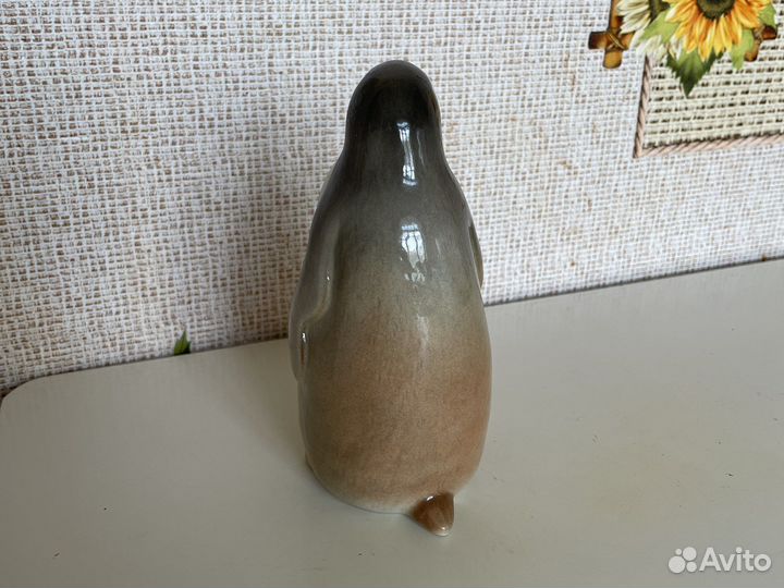 Фарфоровая статуэтка Пингвин