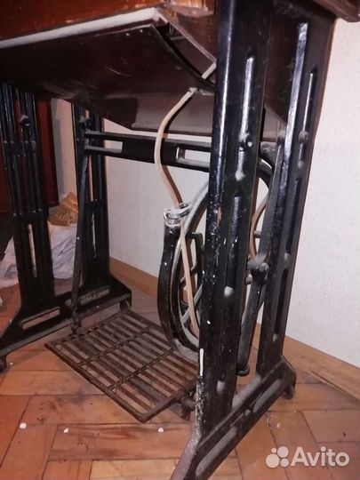 Швейная машина Подольск ножная