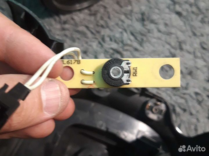 На запчаст пылесос vitek VT-8117 вк