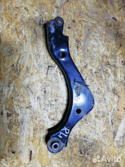 Верхний рычаг подвески задний левый Nissan Teana