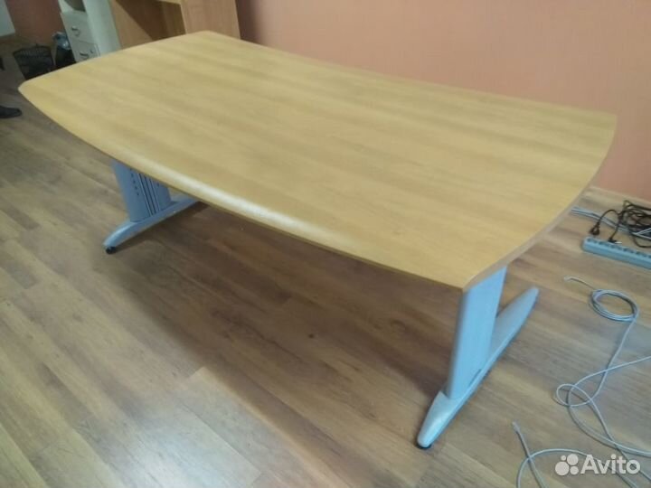 Шкафы офисные и столы LAS