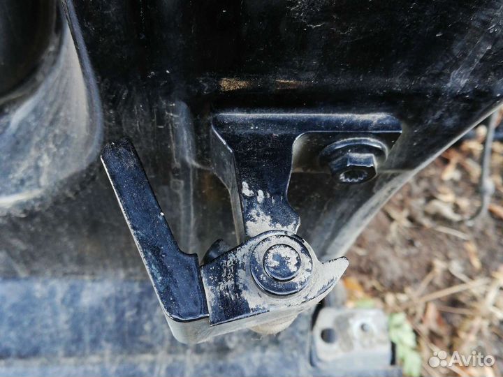 Петля двери передней правой Фольксваген Поло