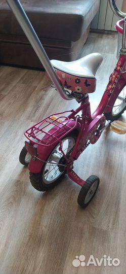Детский велосипед с родительской ручкой