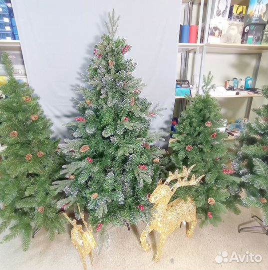 Елка искусственная с рябиной