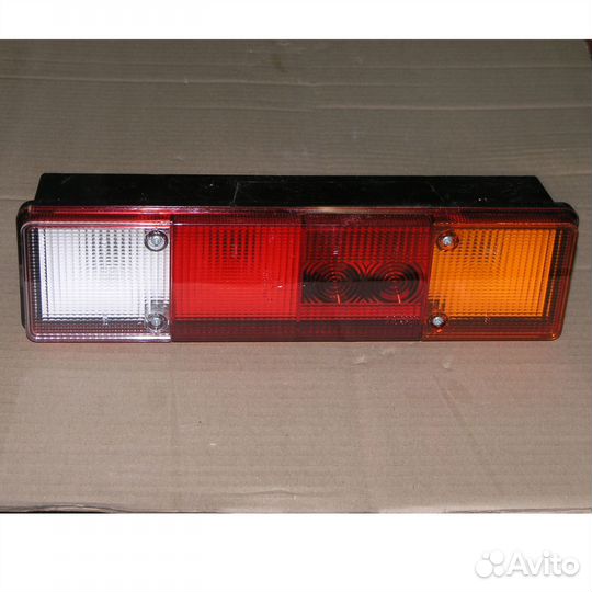 Фонарь задний многофункциональный правый четырехсе