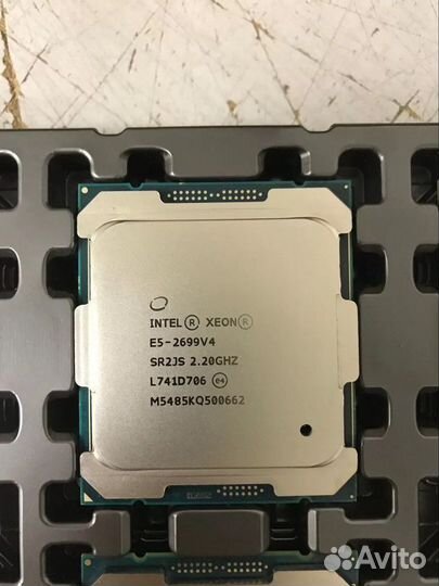 Процессор Xeon E5-2699 v4 (22 ядра, 44 потока)