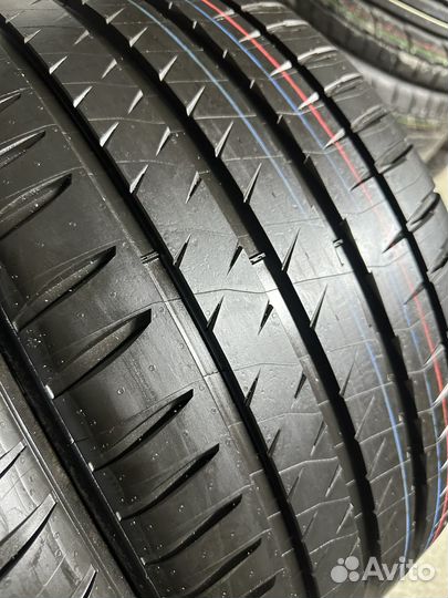 Michelin Pilot Sport 4 245/45 R19 и 275/40 R19 Y