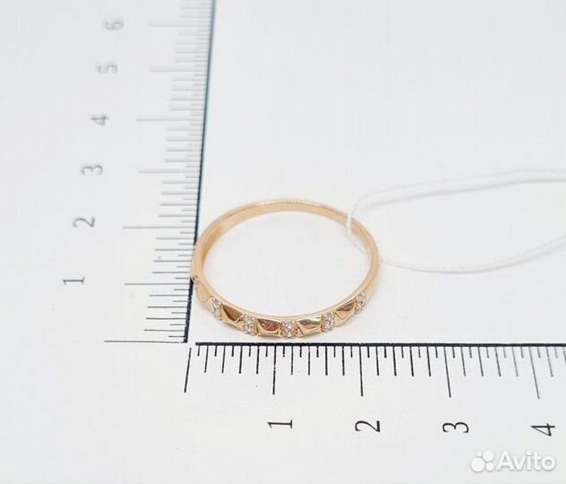 Золотое кольцо с камнем 20р