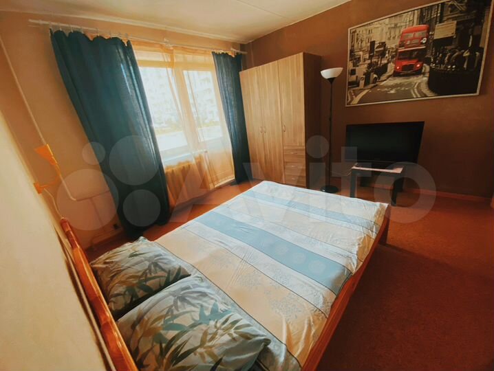 2-к. квартира, 60 м², 1/10 эт.