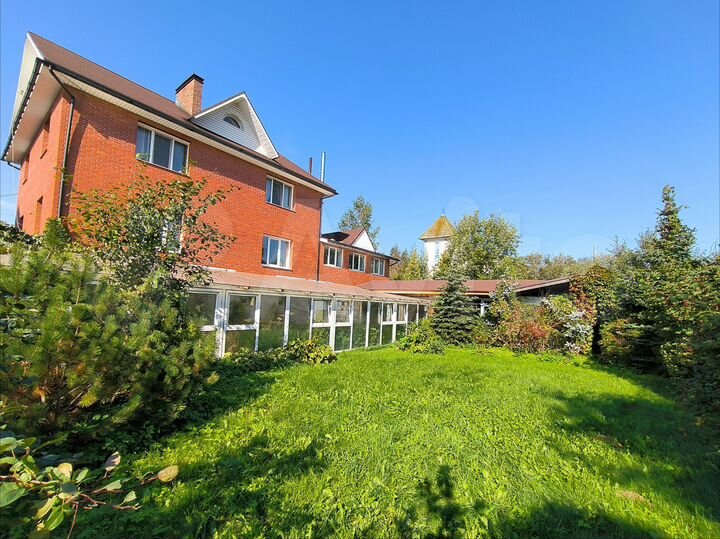 Дом 450 м² на участке 11 сот.