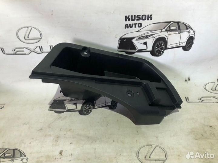 Обшивка багажника задняя правая Lexus Rx 450 H