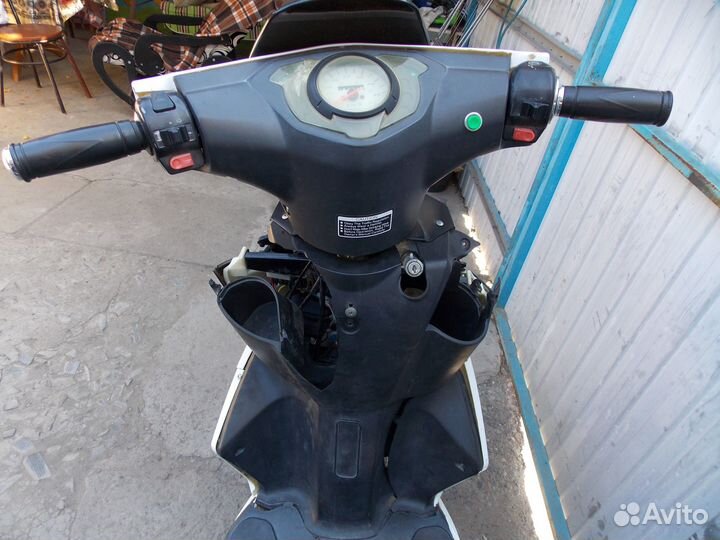 Скутер lifan LF50QT26