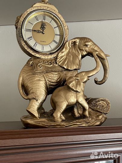 Часы Слоны