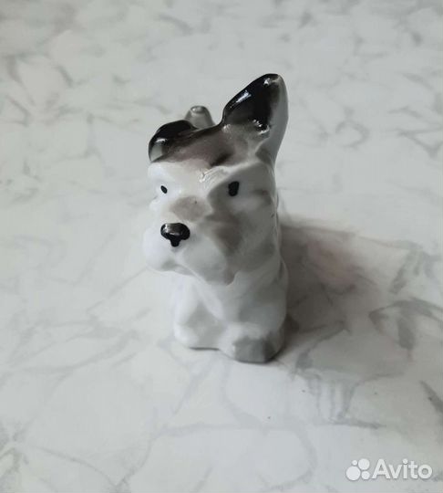 Фарфоровая статуэтка 