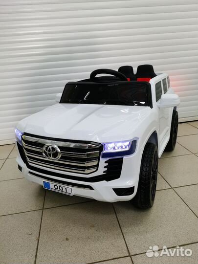 Детский электромобиль toyota