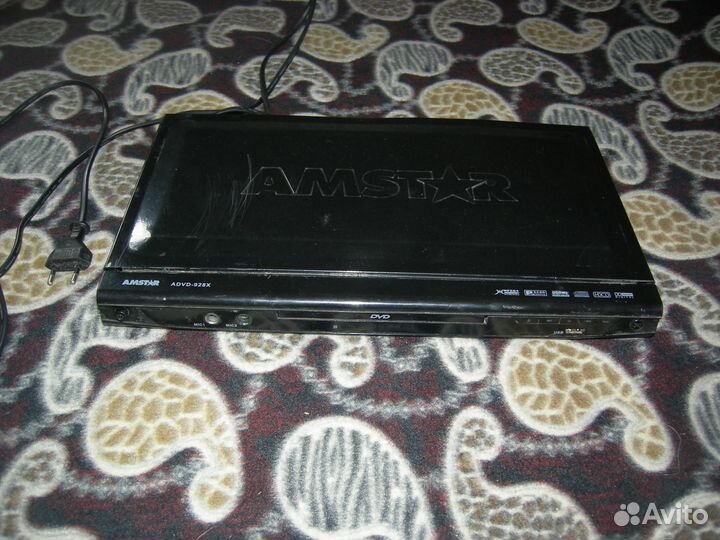 DVD плеер amstr advd-928X включается