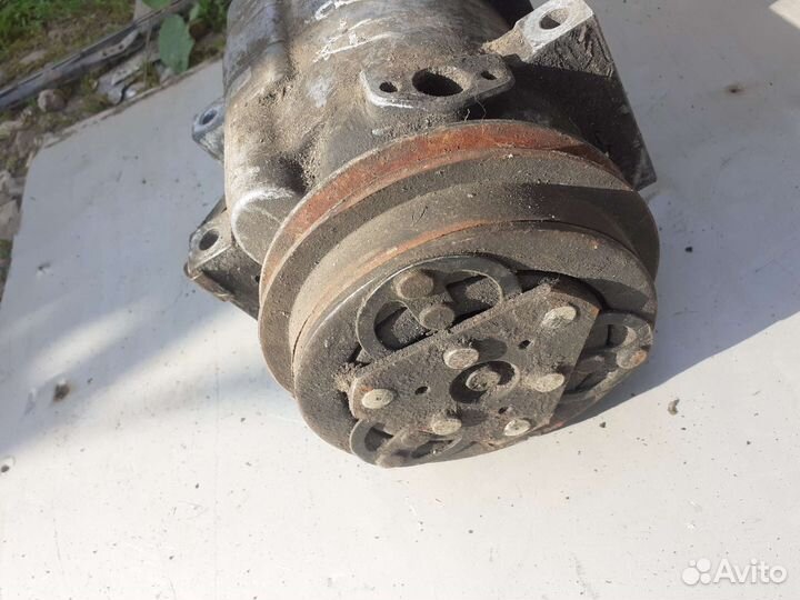 Компрессор кондиционера Audi 80