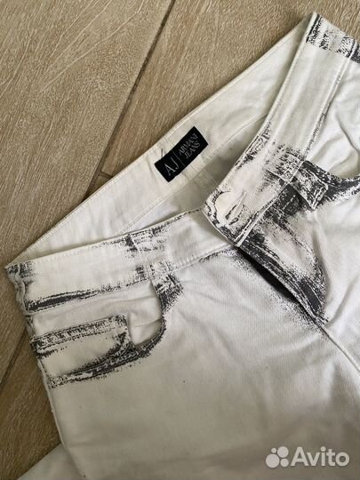 Джинсы armani