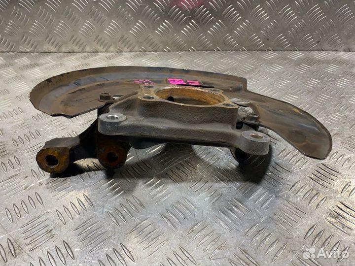 Кулак передний правый Subaru Outback BS