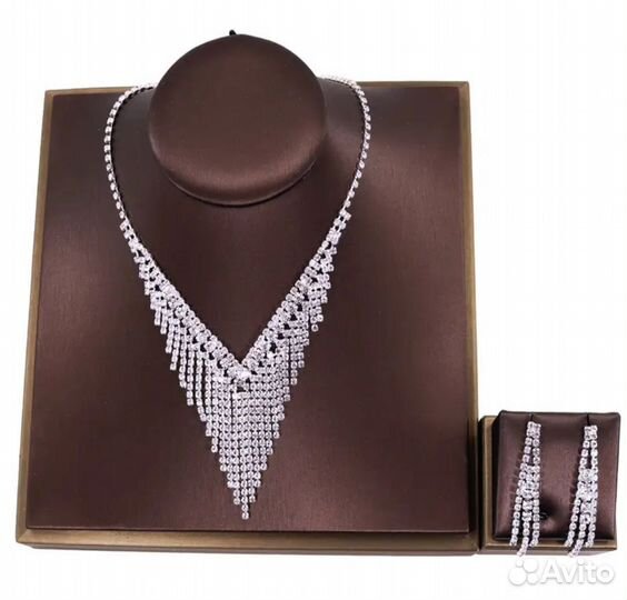 Ожерелье и серьги сверкающий комплект новый