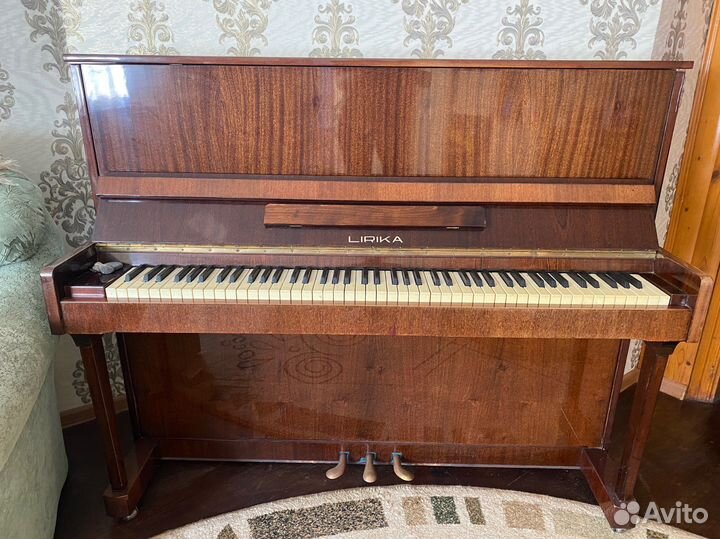 Пианино lirika