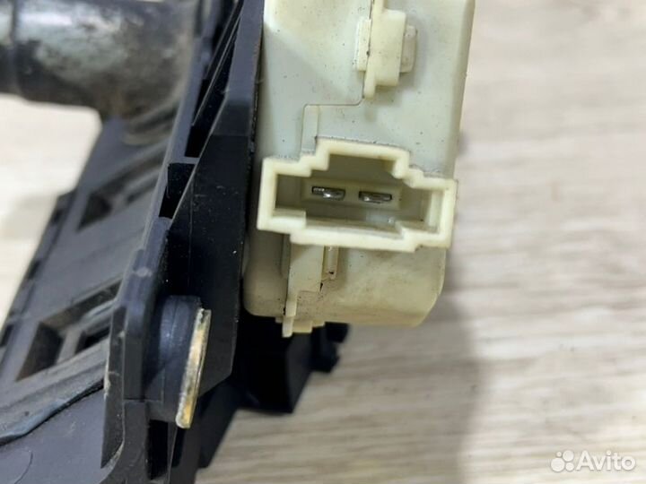 Ручка открывания багажника Audi A6 седан AEB 1998