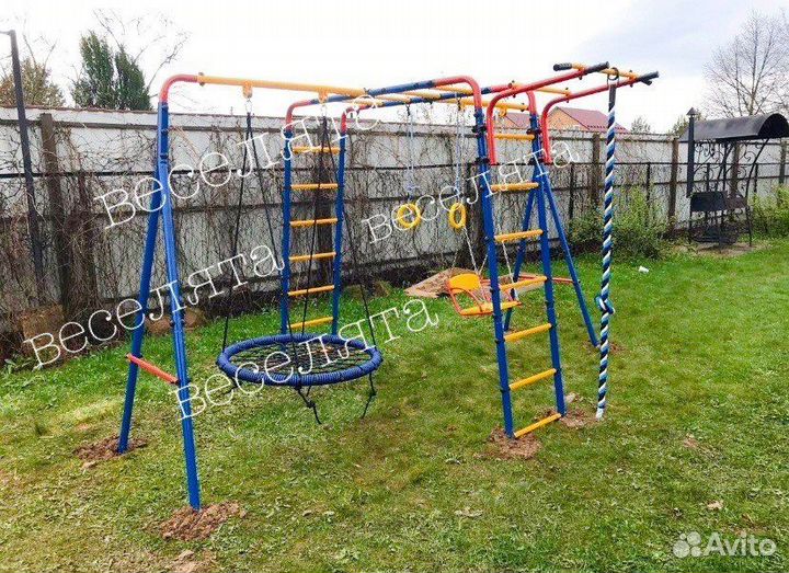 Детская уличная площадка. Игровой комплекс