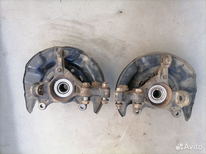 Кулак поворотный передний Toyota Corolla Fielder