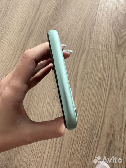 Телефон iPhone 11 64 gb