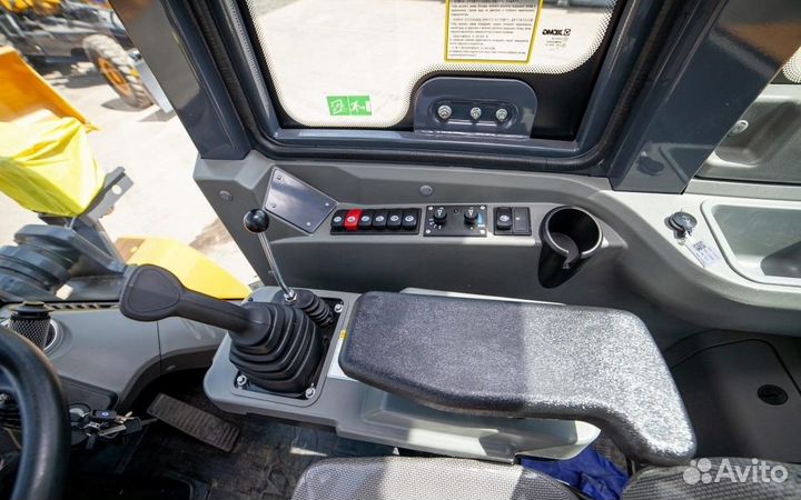 Фронтальный погрузчик XCMG LW330FN, 2023