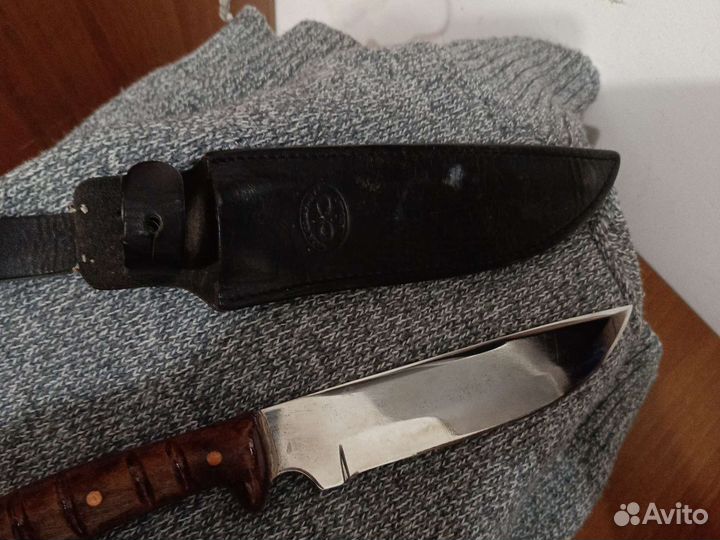 Нож с чехлом из настоящей кожы