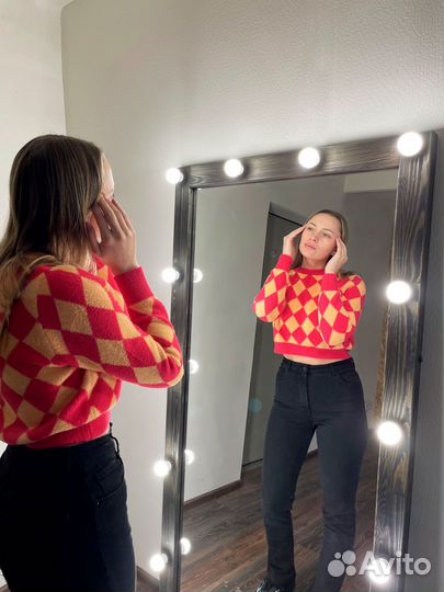 Гримерное зеркало с лампочками