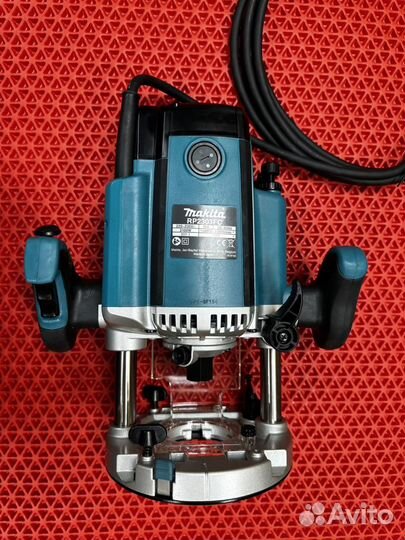 Фрезер Makita RP2303FCX