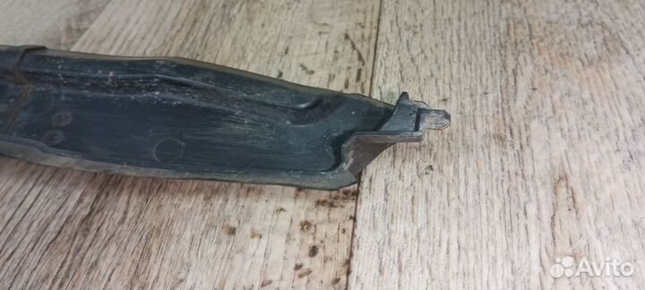 Пыльник переднего крыла Volkswagen Polo V