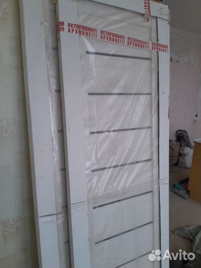 Дверь деревянная новая