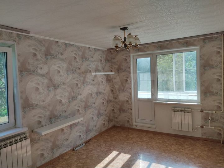 3-к. квартира, 64 м², 1/3 эт.