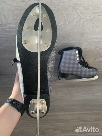 Коньки фигурные