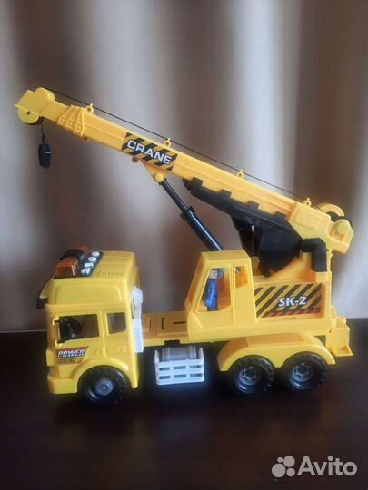 Игрушечный автокран