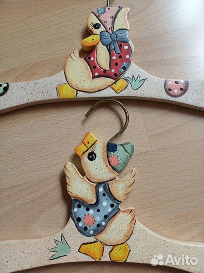 Вешалки для детской одежды