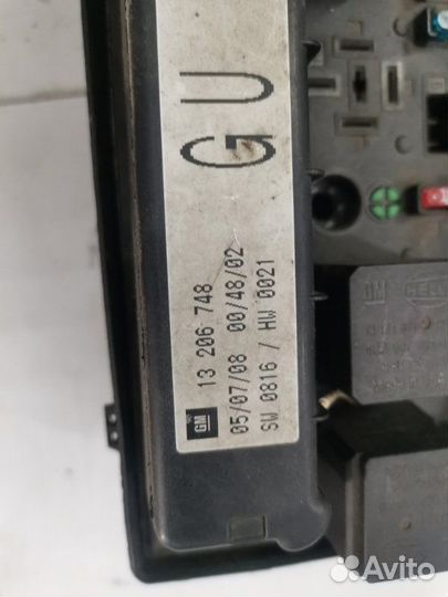 Блок предохранителей Opel Astra универсал Z13DTH