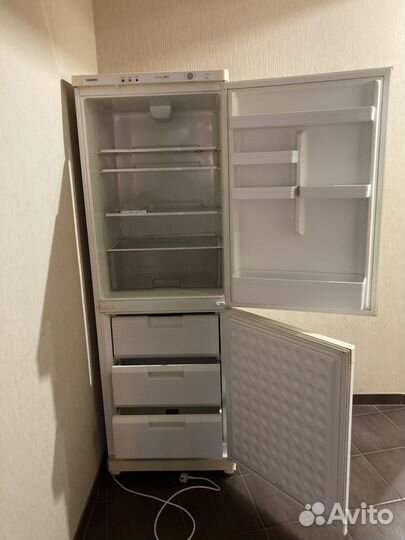 Холодильник siemens