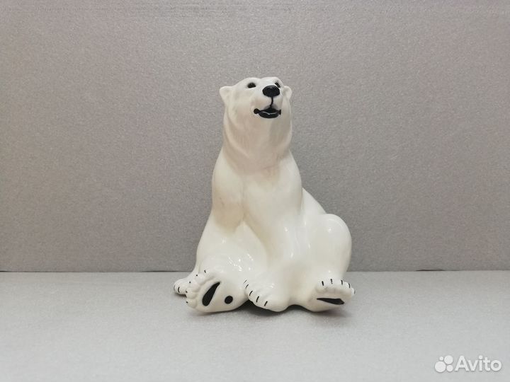 Фигурка белый медведь фарфор