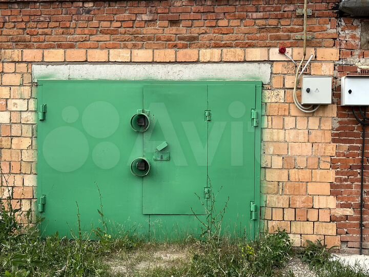 Гараж, > 30 м²