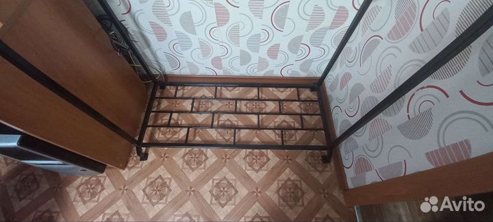 Вешалка для одежды напольная металлическая